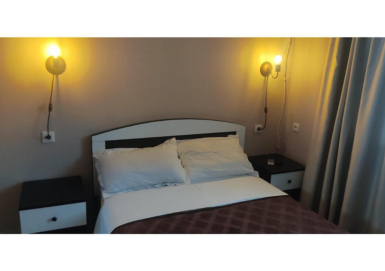 Hotel Lux Tbilisi Eksteriør bilde