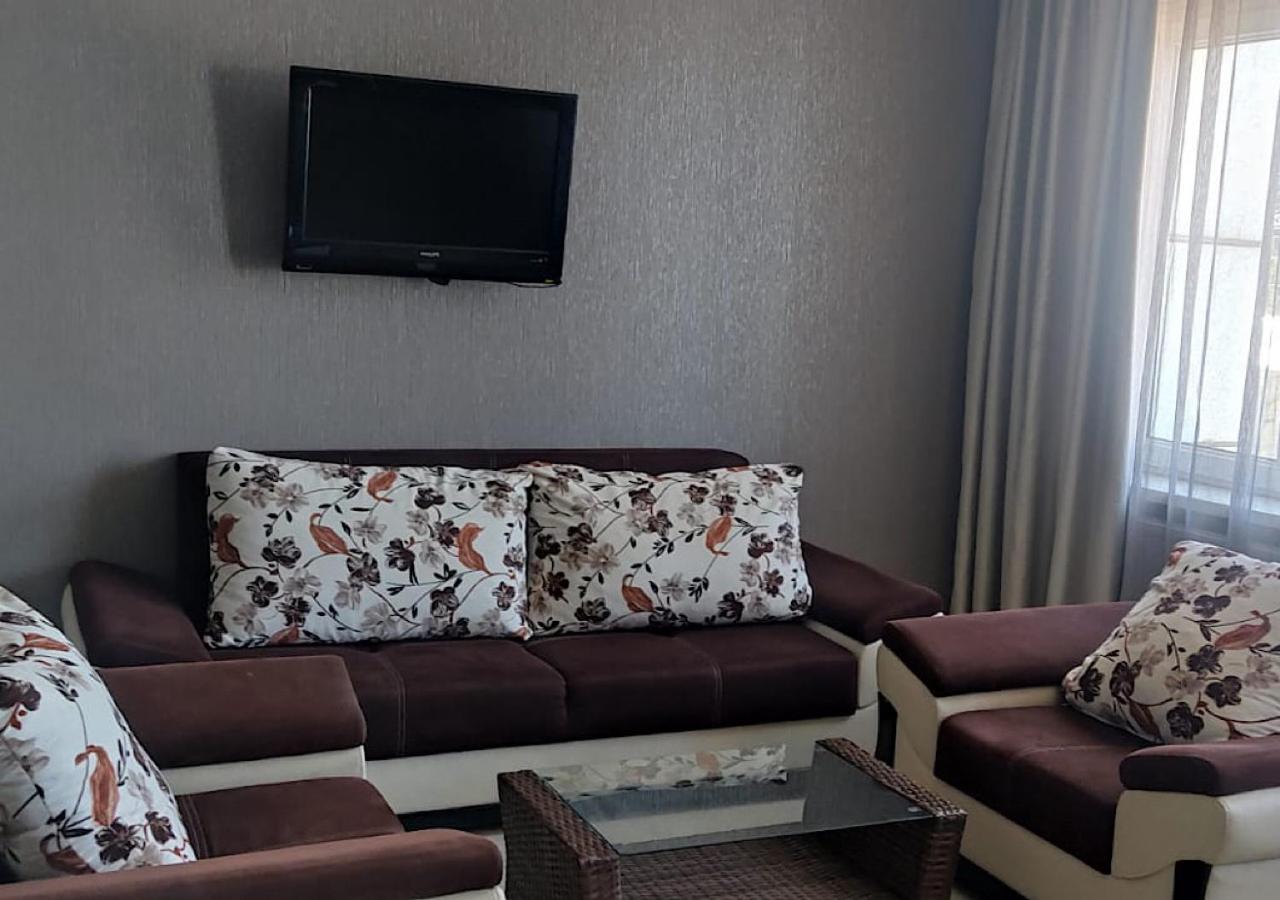 Hotel Lux Tbilisi Eksteriør bilde